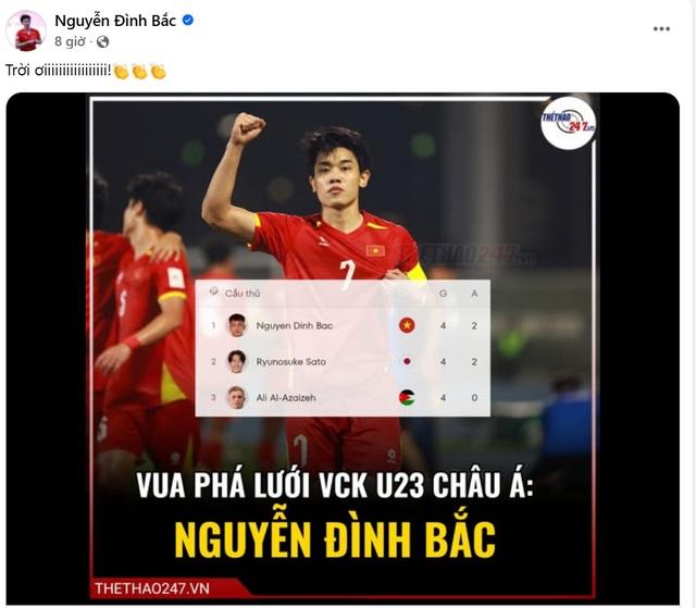Động thái cực thú vị của Đình Bắc khi nhận danh hiệu Vua phá lưới châu Á, thốt lên: Trời ơi!- Ảnh 1.