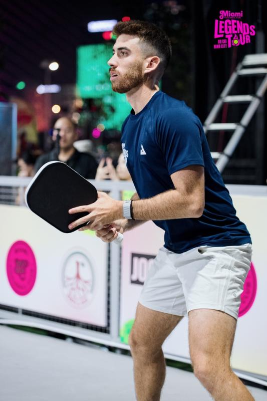 Cựu số 1 pickleball thế giới khiến khán giả TP.HCM trầm trồ- Ảnh 1. Cựu số 1 pickleball thế giới khiến khán giả TP.HCM trầm trồ- Ảnh 1.
