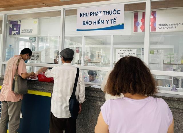 TP.HCM giải thể 25 trung tâm y tế, người dân chuyển bảo hiểm y tế đi đâu?- Ảnh 1. TP.HCM giải thể 25 trung tâm y tế, người dân chuyển bảo hiểm y tế đi đâu?- Ảnh 1.