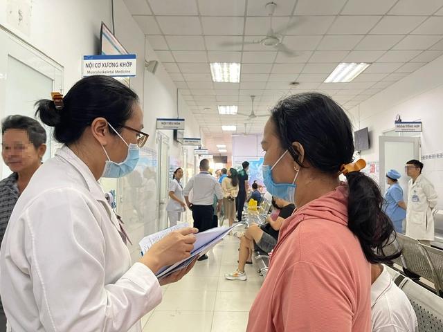 PGS-TS Tăng Chí Thượng: Năm 2025 ngành y tế TP.HCM chịu áp lực rất lớn- Ảnh 3. PGS-TS Tăng Chí Thượng: Năm 2025 ngành y tế TP.HCM chịu áp lực rất lớn- Ảnh 3.