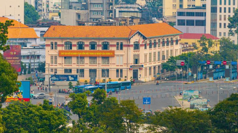 Tòa nhà cổ 111 năm tuổi gần chợ Bến Thành ở TP.HCM có gì đặc biệt?- Ảnh 1. Tòa nhà cổ 111 năm tuổi gần chợ Bến Thành ở TP.HCM có gì đặc biệt?- Ảnh 1.