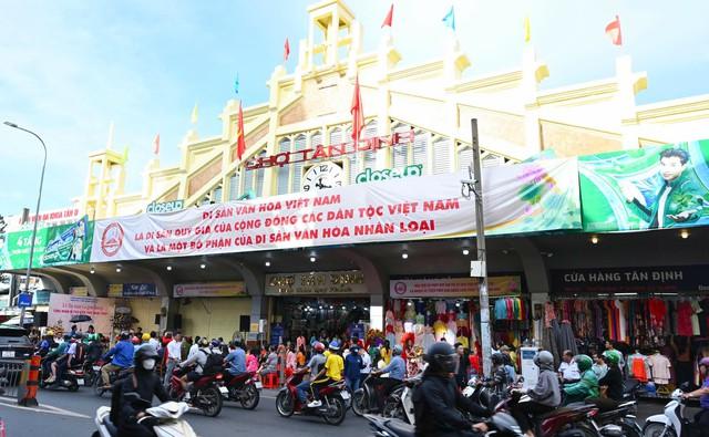 TP.HCM khen thưởng 34 phường, xã và 16 doanh nghiệp nộp ngân sách trên 3.000 tỉ đồng- Ảnh 1. TP.HCM khen thưởng 34 phường, xã và 16 doanh nghiệp nộp ngân sách trên 3.000 tỉ đồng- Ảnh 1.