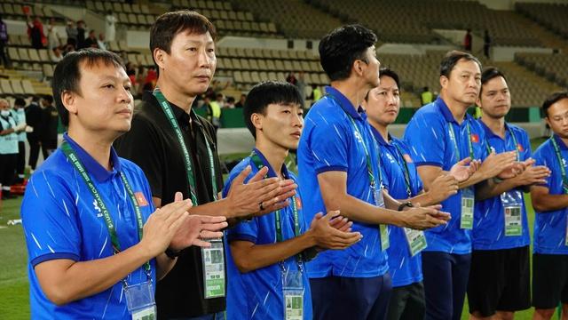 Chuyện giờ mới biết về trợ lý ngôn ngữ của HLV Kim Sang-sik: Từng từ chối nhận việc vì…- Ảnh 1. Chuyện giờ mới biết về trợ lý ngôn ngữ của HLV Kim Sang-sik: Từng từ chối nhận việc vì…- Ảnh 1.