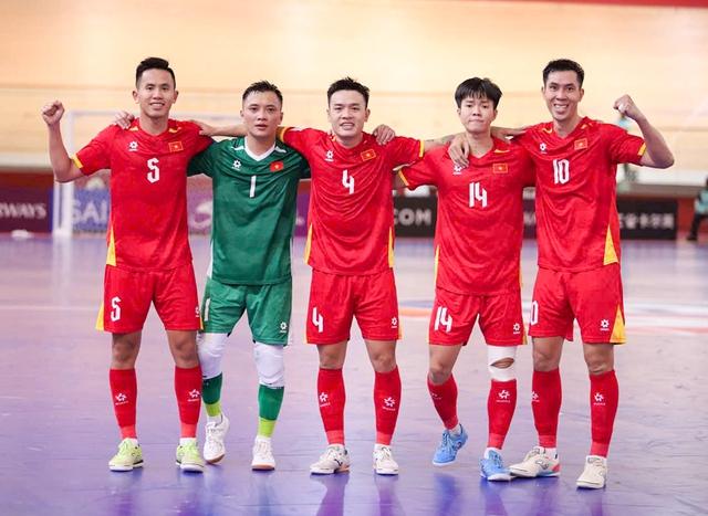 HLV Giustozzi nói cực hay về trận thắng ngược Kuwait, futsal Việt Nam được khen hoàn hảo- Ảnh 3. HLV Giustozzi nói cực hay về trận thắng ngược Kuwait, futsal Việt Nam được khen hoàn hảo- Ảnh 3.
