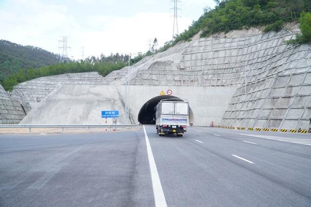 Cao tốc phía đông Gia Lai gấp rút thông xe trước Tết- Ảnh 5. Cao tốc phía đông Gia Lai gấp rút thông xe trước Tết- Ảnh 5.