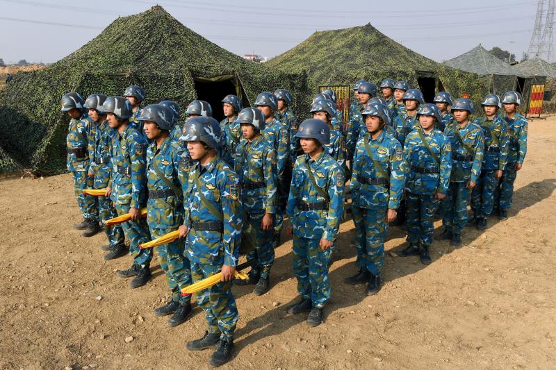Tư lệnh Vũ Hồng Sơn kiểm tra trận địa phòng không tham gia bảo vệ Đại hội XIV- Ảnh 2. Tư lệnh Vũ Hồng Sơn kiểm tra trận địa phòng không tham gia bảo vệ Đại hội XIV- Ảnh 2.