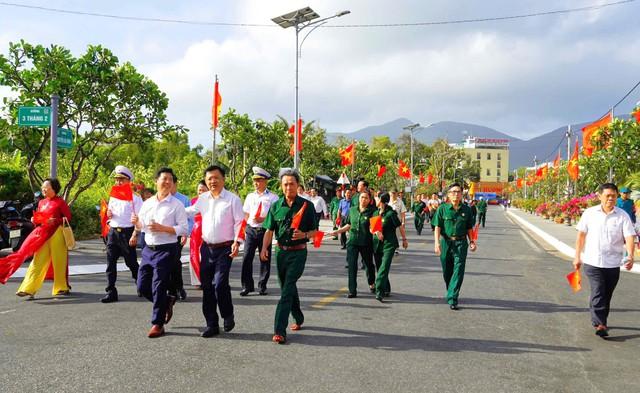 Đặc khu Côn Đảo khánh thành đường cờ, đường hoa trong dịp đặc biệt- Ảnh 3. Đặc khu Côn Đảo khánh thành đường cờ, đường hoa trong dịp đặc biệt- Ảnh 3.