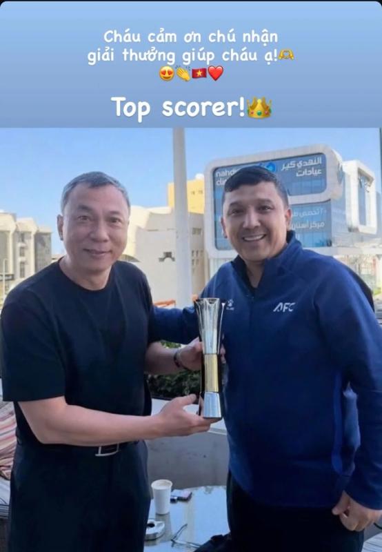 AFC nhờ Chủ tịch VFF Trần Quốc Tuấn mang Cúp 'Vua phá lưới' châu Á về Việt Nam cho Đình Bắc - Ảnh 1. AFC nhờ Chủ tịch VFF Trần Quốc Tuấn mang Cúp 'Vua phá lưới' châu Á về Việt Nam cho Đình Bắc - Ảnh 1.