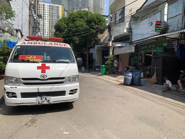 TP.HCM: Phát hiện nam thanh niên tử vong trước cửa phòng trọ bạn gái- Ảnh 1. TP.HCM: Phát hiện nam thanh niên tử vong trước cửa phòng trọ bạn gái- Ảnh 1.
