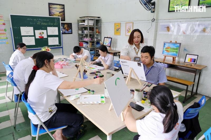 Lớp vẽ '3 trong 1' cho trẻ khuyết tật ở TP.HCM- Ảnh 1.