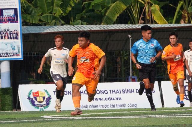 Vợ chồng U.60 đến đất sen hồng cổ vũ 'Ronaldo béo' tại TNSV THACO cup 2026- Ảnh 3.