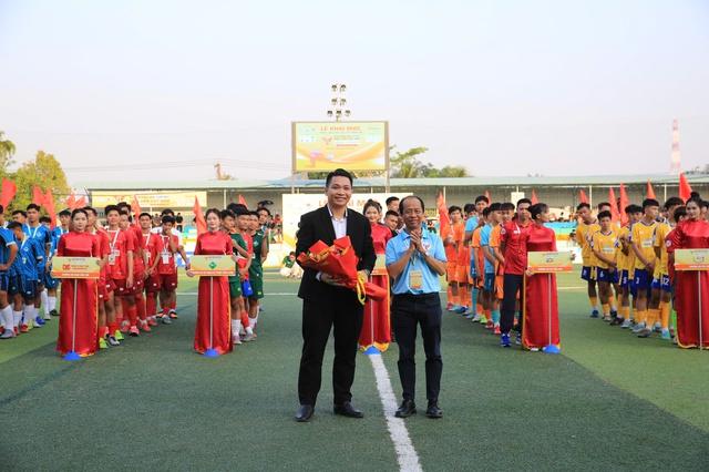 Hàng ngàn người ‘tiếp lửa’ lễ khai mạc vòng loại Tây Nam bộ TNSV THACO cup 2026- Ảnh 12.