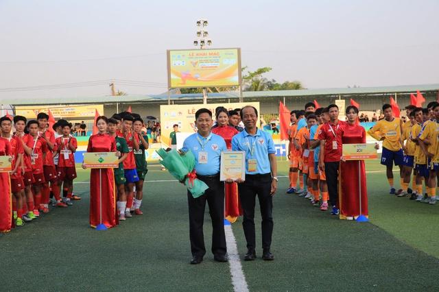 Hàng ngàn người ‘tiếp lửa’ lễ khai mạc vòng loại Tây Nam bộ TNSV THACO cup 2026- Ảnh 13.