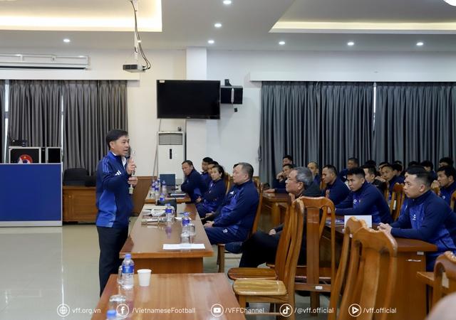 ‘Mổ băng’ các tình huống VAR, Ban Trọng tài có động thái đặc biệt khi V-League tái xuất- Ảnh 2. ‘Mổ băng’ các tình huống VAR, Ban Trọng tài có động thái đặc biệt khi V-League tái xuất- Ảnh 2.