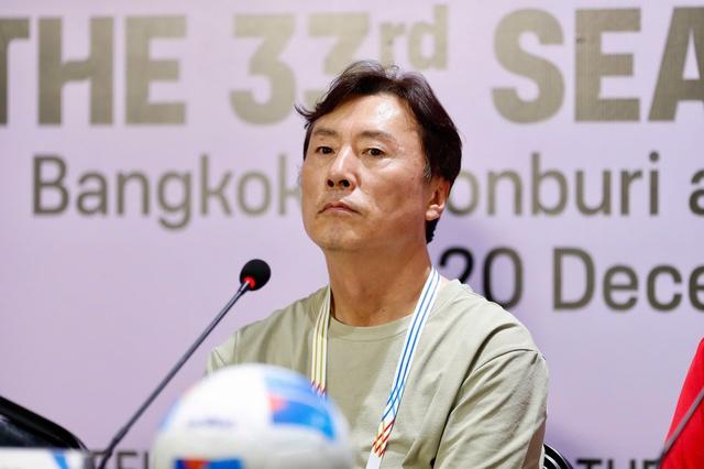 Nhiều thầy Hàn Quốc không trụ nổi ở Đông Nam Á, vì sao chỉ HLV Kim Sang-sik thành công?- Ảnh 1. Nhiều thầy Hàn Quốc không trụ nổi ở Đông Nam Á, vì sao chỉ HLV Kim Sang-sik thành công?- Ảnh 1.