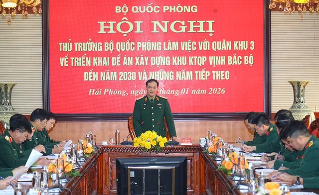 - Ảnh 1. Xây dựng Khu KT-QP vịnh Bắc bộ gắn với bảo vệ Tổ quốc trong tình hình mới - Ảnh 1.