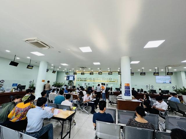 Không được yêu cầu người dân cung cấp giấy tờ đã có trong cơ sở dữ liệu- Ảnh 1. Không được yêu cầu người dân cung cấp giấy tờ đã có trong cơ sở dữ liệu- Ảnh 1.