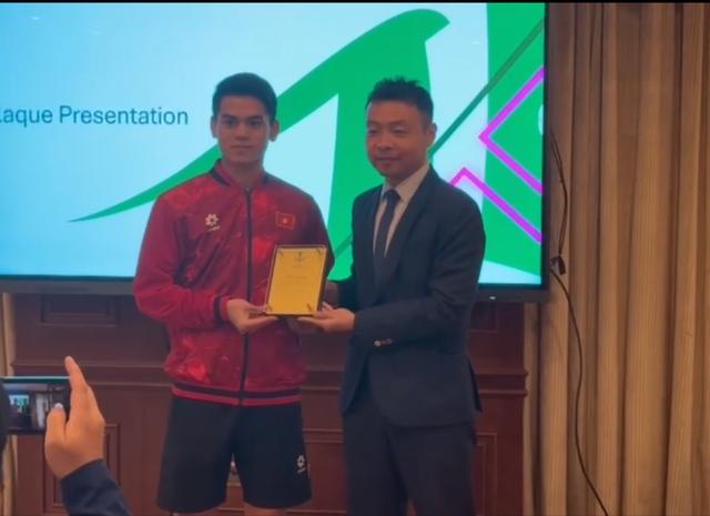 AFC làm việc ‘nóng’ với U.23 Việt Nam, kiểm tra kỹ kích thước số áo và tuyên bố có VAR- Ảnh 1. AFC làm việc ‘nóng’ với U.23 Việt Nam, kiểm tra kỹ kích thước số áo và tuyên bố có VAR- Ảnh 1.