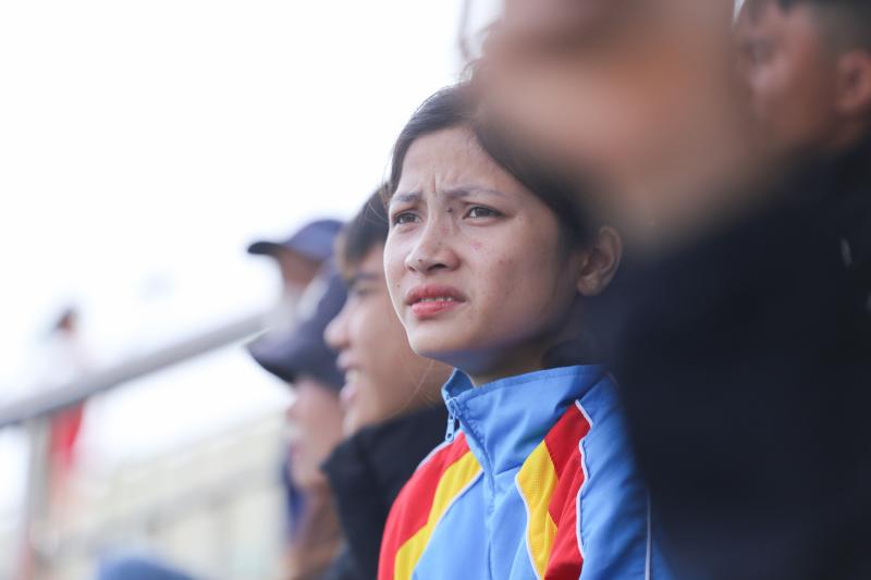 Ngày thi đấu cuối vòng loại Duyên hải miền Trung: Khán đài cực nóng, ‘mưa’ bàn thắng- Ảnh 6. Ngày thi đấu cuối vòng loại Duyên hải miền Trung: Khán đài cực nóng, ‘mưa’ bàn thắng- Ảnh 6.