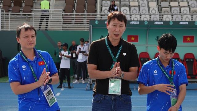 Thanh Nhàn trở lại, U.23 Việt Nam thêm phương án đá phạt: Hãy mang U.23 Kyrgyzstan đến đây!
- Ảnh 2.