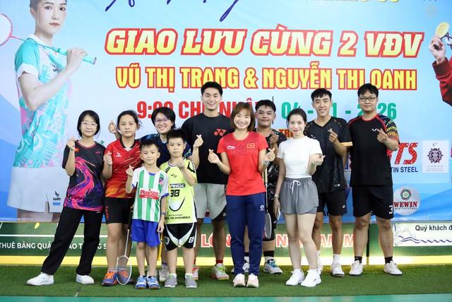 ‘Nữ hoàng điền kinh’ Nguyễn Thị Oanh xuất hiện ở sự kiện đặc biệt, đánh cầu lông cùng vợ Tiến Minh- Ảnh 6. ‘Nữ hoàng điền kinh’ Nguyễn Thị Oanh xuất hiện ở sự kiện đặc biệt, đánh cầu lông cùng vợ Tiến Minh- Ảnh 6.
