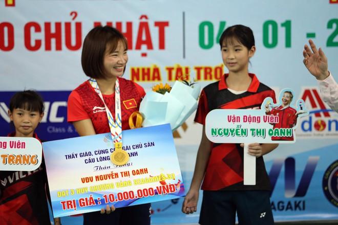‘Nữ hoàng điền kinh’ Nguyễn Thị Oanh xuất hiện ở sự kiện đặc biệt, đánh cầu lông cùng vợ Tiến Minh- Ảnh 31. ‘Nữ hoàng điền kinh’ Nguyễn Thị Oanh xuất hiện ở sự kiện đặc biệt, đánh cầu lông cùng vợ Tiến Minh- Ảnh 31.