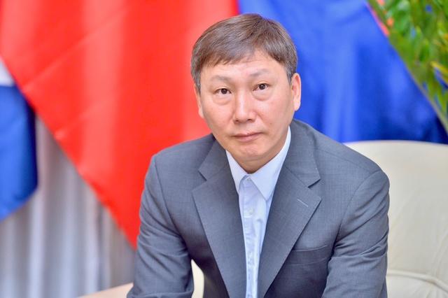 Lời động viên đầy yêu thương của vợ HLV Kim Sang-sik: 'Anh và U.23 Việt Nam đã rất vất vả rồi...'- Ảnh 1. Lời động viên đầy yêu thương của vợ HLV Kim Sang-sik: 'Anh và U.23 Việt Nam đã rất vất vả rồi...'- Ảnh 1.
