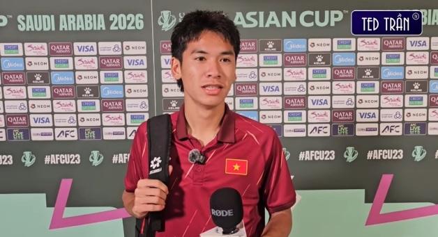 Lê Văn Thuận rất đáng yêu sau trận thắng U.23 Kyrgyzstan: 'Tôi cứ tưởng mình ghi bàn, hóa ra…’- Ảnh 1. Lê Văn Thuận rất đáng yêu sau trận thắng U.23 Kyrgyzstan: 'Tôi cứ tưởng mình ghi bàn, hóa ra…’- Ảnh 1.