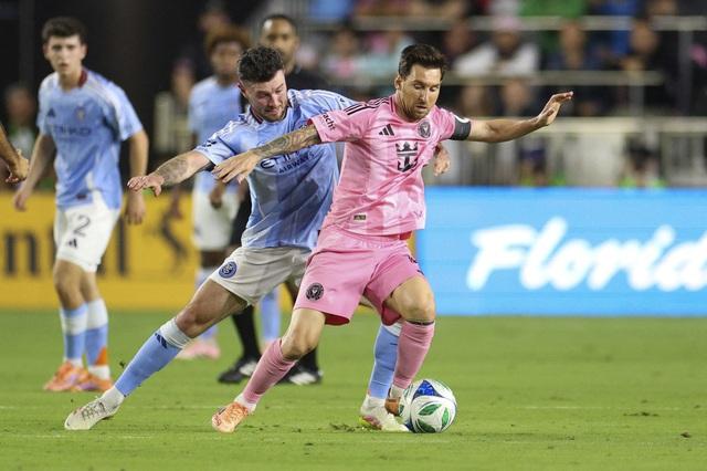 Messi giảm gần 2 kg, sắp đoạt thêm hai chức vô địch trước World Cup 2026- Ảnh 1. Messi giảm gần 2 kg, sắp đoạt thêm hai chức vô địch trước World Cup 2026- Ảnh 1.