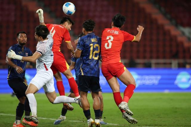 'Hòn đá tảng' Hiểu Minh sẽ kế thừa Đình Trọng làm lá chắn thép trước U.23 Jordan- Ảnh 3.