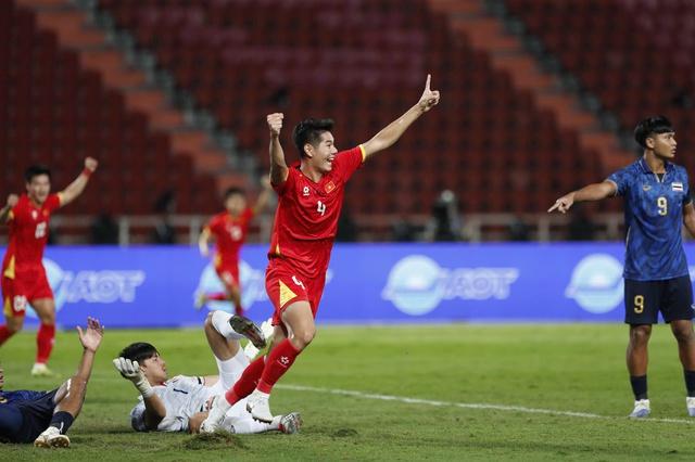 'Hòn đá tảng' Hiểu Minh sẽ kế thừa Đình Trọng làm lá chắn thép trước U.23 Jordan- Ảnh 1.