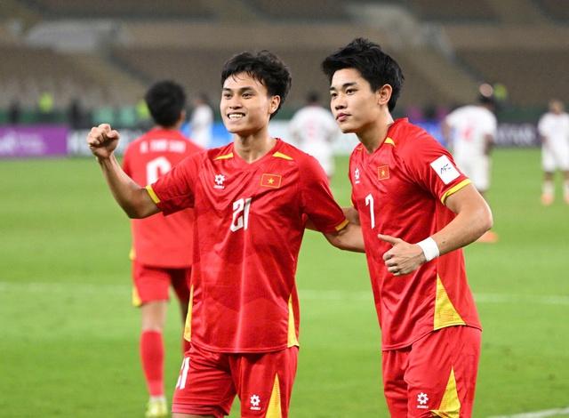 AFC: U.23 Việt Nam sẽ là thử thách cực đại cho hàng phòng ngự đội Trung Quốc- Ảnh 1. AFC: U.23 Việt Nam sẽ là thử thách cực đại cho hàng phòng ngự đội Trung Quốc- Ảnh 1.