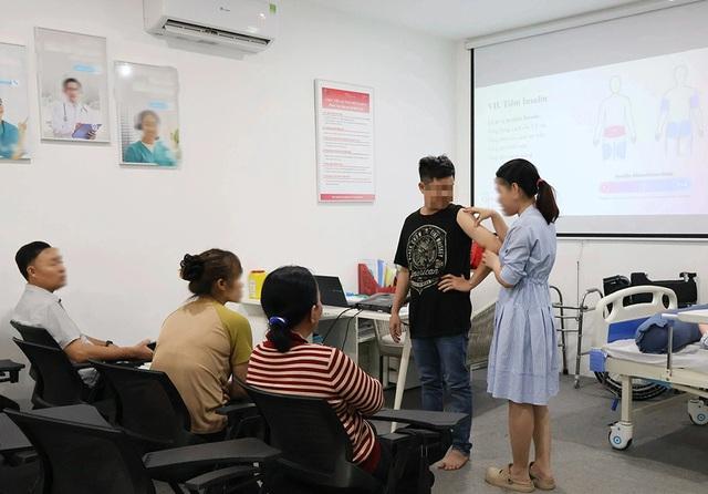 Nghề nuôi bệnh: 'Bít cửa' đi làm nếu thi rớt- Ảnh 3. Nghề nuôi bệnh: 'Bít cửa' đi làm nếu thi rớt- Ảnh 3.
