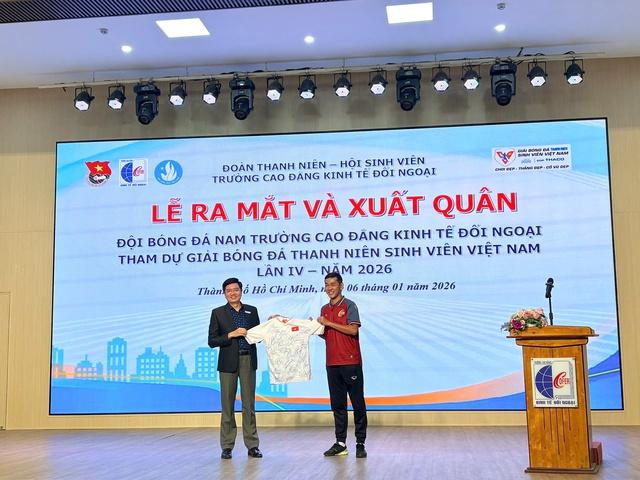 Từ trọng tài V-League đến HLV đội tân binh sinh viên: Lấy U.23 Việt Nam làm tấm gương sáng- Ảnh 5. Từ trọng tài V-League đến HLV đội tân binh sinh viên: Lấy U.23 Việt Nam làm tấm gương sáng- Ảnh 5.