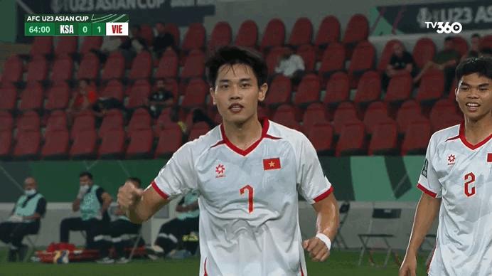 AFC nhấn mạnh dấu ấn Đình Bắc: Được giao hỗ trợ phòng ngự mà ghi luôn bàn định đoạt- Ảnh 1. AFC nhấn mạnh dấu ấn Đình Bắc: Được giao hỗ trợ phòng ngự mà ghi luôn bàn định đoạt- Ảnh 1.
