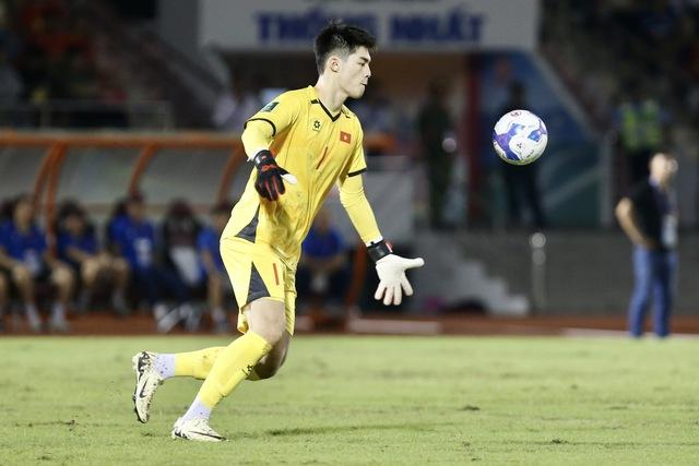 U.23 Việt Nam thua, nhưng Trung Kiên 'thắng': Thầy Kim trao suất bắt chính đội tuyển thay Văn Lâm?- Ảnh 3.
