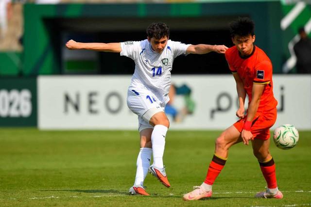 U.23 Trung Quốc bản lĩnh trên chấm luân lưu, đánh bại Uzbekistan: Đại chiến U.23 Việt Nam ở bán kết- Ảnh 3. U.23 Trung Quốc bản lĩnh trên chấm luân lưu, đánh bại Uzbekistan: Đại chiến U.23 Việt Nam ở bán kết- Ảnh 3.