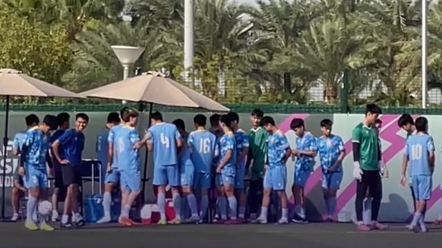 Không nghỉ ngơi, U.23 Việt Nam tập ngay cho bán kết: HLV Kim 'nhớ phở nhưng đợi xong 2 trận cuối’ - Ảnh 1. Không nghỉ ngơi, U.23 Việt Nam tập ngay cho bán kết: HLV Kim 'nhớ phở nhưng đợi xong 2 trận cuối’ - Ảnh 1.