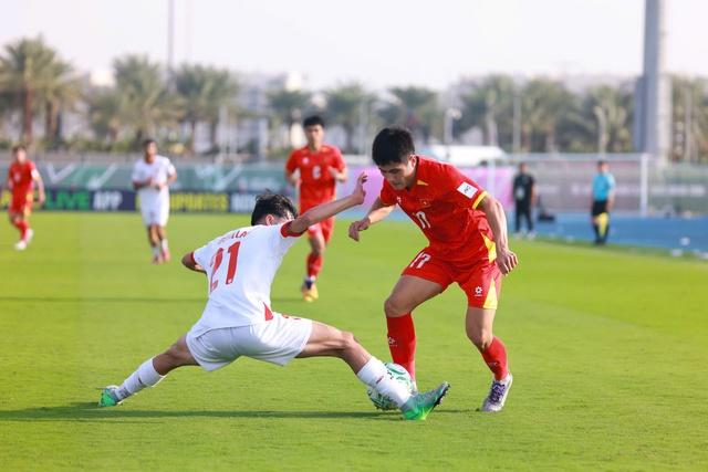 U.23 Việt Nam và đàn em U.16 PVF: Những thế hệ 'dám chơi bóng' đang thành hình- Ảnh 3. U.23 Việt Nam và đàn em U.16 PVF: Những thế hệ 'dám chơi bóng' đang thành hình- Ảnh 3.