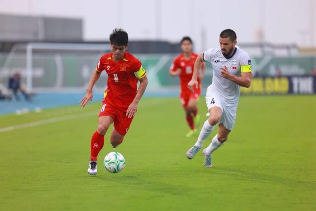 HLV UAE: 'U.23 Việt Nam phòng ngự hay, đá phạt góc giỏi, nhưng sẽ bị chúng tôi đánh bại’- Ảnh 1. HLV UAE: 'U.23 Việt Nam phòng ngự hay, đá phạt góc giỏi, nhưng sẽ bị chúng tôi đánh bại’- Ảnh 1.