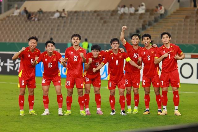 Phép màu HLV Kim Sang-sik giúp U.23 Việt Nam thăng hoa tuyệt đối, VFF thưởng 3,1 tỉ đồng vé bán kết- Ảnh 1.