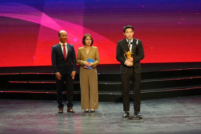Đình Bắc nhận danh hiệu VĐV trẻ 2025, tiết lộ hành động cực đặc biệt sau khi giành vàng SEA Games 33- Ảnh 2.