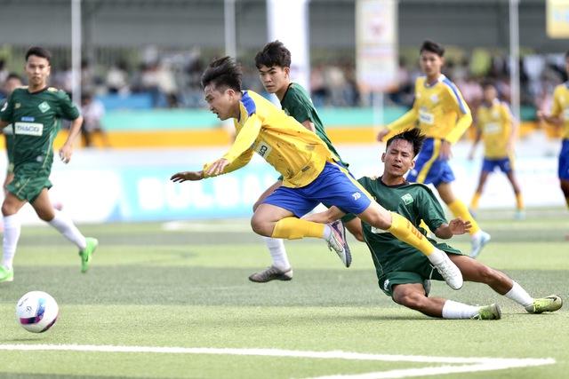 Kỷ lục 322 bàn thắng, 8 đội không lọt lưới, vào sân 2 giây đã ghi bàn- Ảnh 3. Kỷ lục 322 bàn thắng, 8 đội không lọt lưới, vào sân 2 giây đã ghi bàn - Ảnh 3.