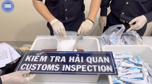 Hải quan Khu vực II chặn hàng trăm kg ma túy các loại tuồn về TP.HCM- Ảnh 1. Hải quan Khu vực II chặn hàng trăm kg ma túy các loại tuồn về TP.HCM- Ảnh 1.