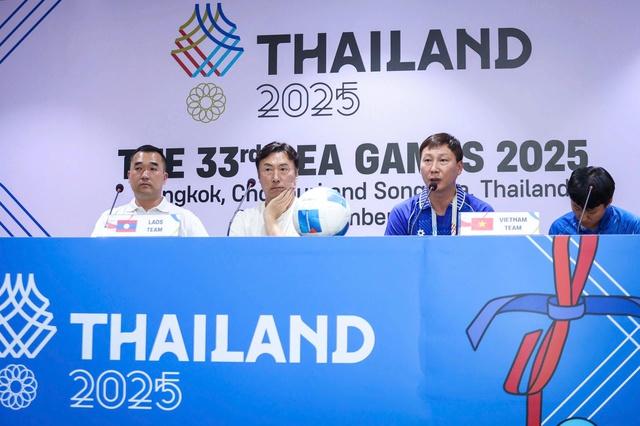 Bại tướng của Kim Sang-sik chia tay đội tuyển và U.23 Lào, chưa lộ diện người trám chỗ- Ảnh 3. Bại tướng của Kim Sang-sik chia tay đội tuyển và U.23 Lào, chưa lộ diện người trám chỗ- Ảnh 3.