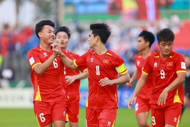 Báo Kyrgyzstan: 'Chúng ta thi đấu tuyệt hay nhưng U.23 Việt Nam xuất sắc, bản lĩnh hơn'- Ảnh 2. Báo Kyrgyzstan: 'Chúng ta thi đấu tuyệt hay nhưng U.23 Việt Nam xuất sắc, bản lĩnh hơn'- Ảnh 2.