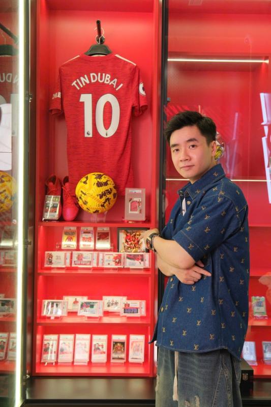 Chàng trai Hà Nội sở hữu 19 thẻ chữ ký Cristiano Ronaldo độc nhất Việt Nam - Ảnh 3.