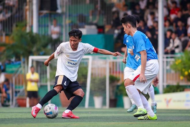 Trường ĐH Bách khoa TP.HCM toàn thắng ấn tượng: Sẵn sàng chinh phục vòng play-off- Ảnh 4. Trường ĐH Bách khoa TP.HCM toàn thắng ấn tượng: Sẵn sàng chinh phục vòng play-off- Ảnh 4.