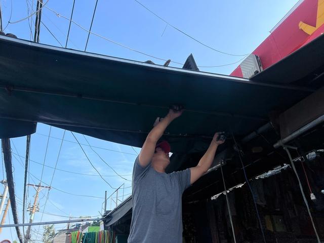 TP.HCM: Xử lý kiên quyết vi phạm vỉa hè, lòng đường ở nhiều tuyến phố- Ảnh 6. TP.HCM: Xử lý kiên quyết vi phạm vỉa hè, lòng đường ở nhiều tuyến phố- Ảnh 6.