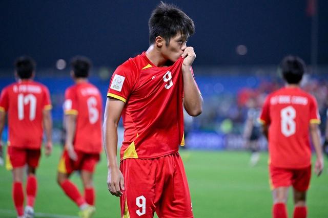 Thua đau U.23 Việt Nam, U.23 Hàn Quốc bị chỉ trích trên truyền hình: ‘Thất bại thật khó chấp nhận’- Ảnh 2. Thua đau U.23 Việt Nam, U.23 Hàn Quốc bị chỉ trích trên truyền hình: ‘Thất bại thật khó chấp nhận’- Ảnh 2.